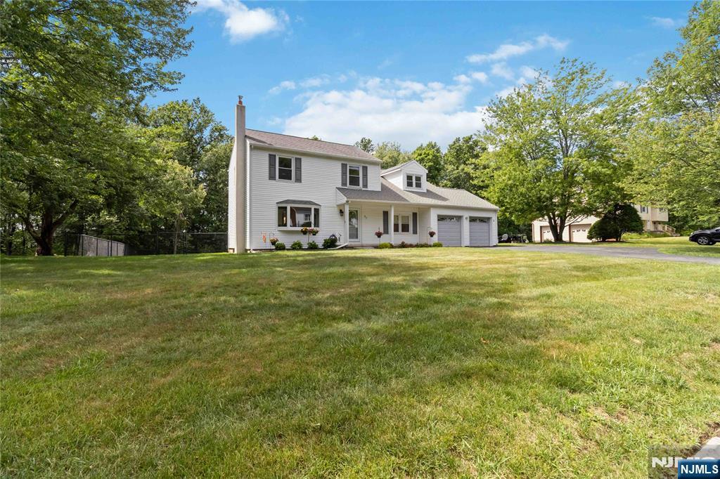 37 Rolling Ridge Road West Milford, NJ 07480 - Photo 4 of 50 Gallery Image 4