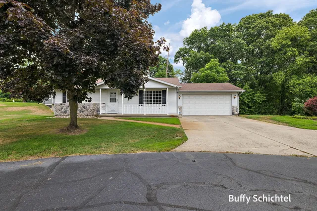 $325,000 | 211 York View Place Northwest, Comstock Park, MI 49321