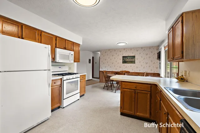 $325,000 | 211 York View Place Northwest, Comstock Park, MI 49321