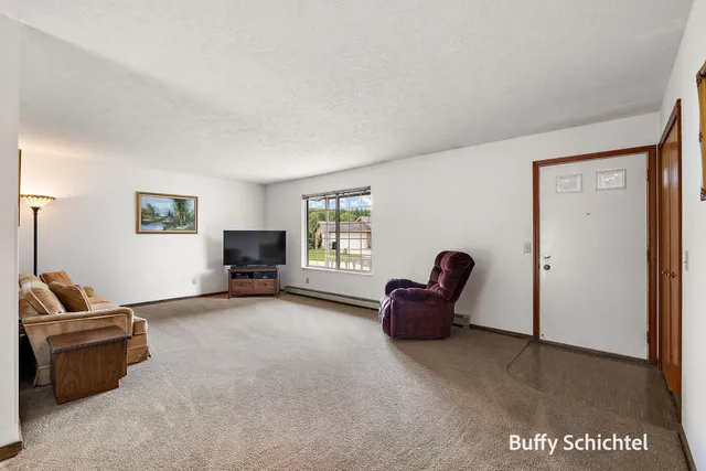 $325,000 | 211 York View Place Northwest, Comstock Park, MI 49321