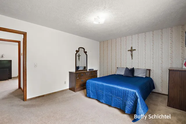 $325,000 | 211 York View Place Northwest, Comstock Park, MI 49321