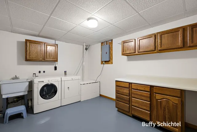 $325,000 | 211 York View Place Northwest, Comstock Park, MI 49321