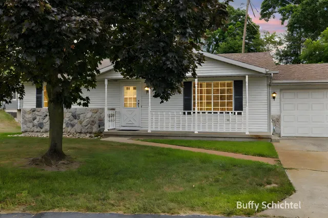 $325,000 | 211 York View Place Northwest, Comstock Park, MI 49321