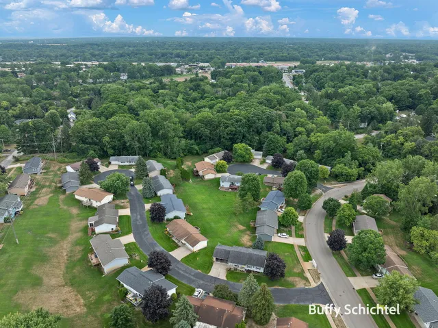 $325,000 | 211 York View Place Northwest, Comstock Park, MI 49321