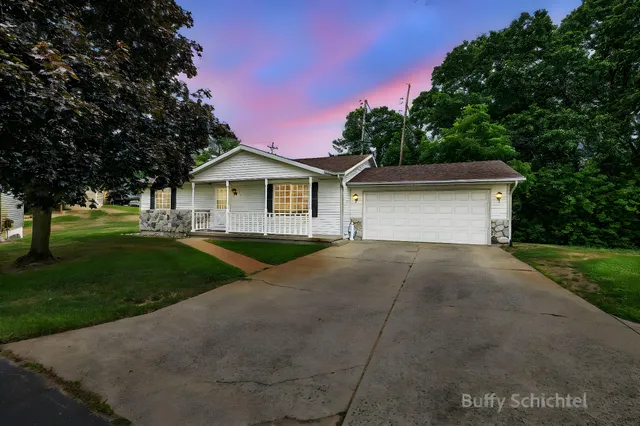 $325,000 | 211 York View Place Northwest, Comstock Park, MI 49321