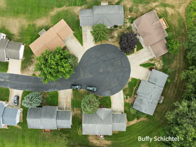 $325,000 | 211 York View Place Northwest, Comstock Park, MI 49321