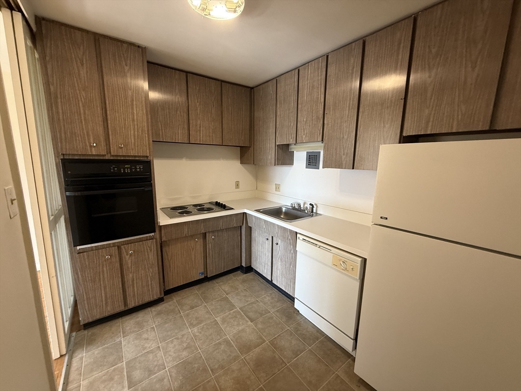 125 Chiswick Road, Unit 208 Boston, MA 02135 - Photo 4 of 12