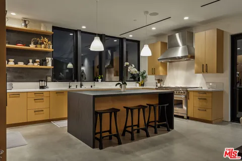 $3,200,000 | 33433 Decker School Road, Malibu, CA 90265