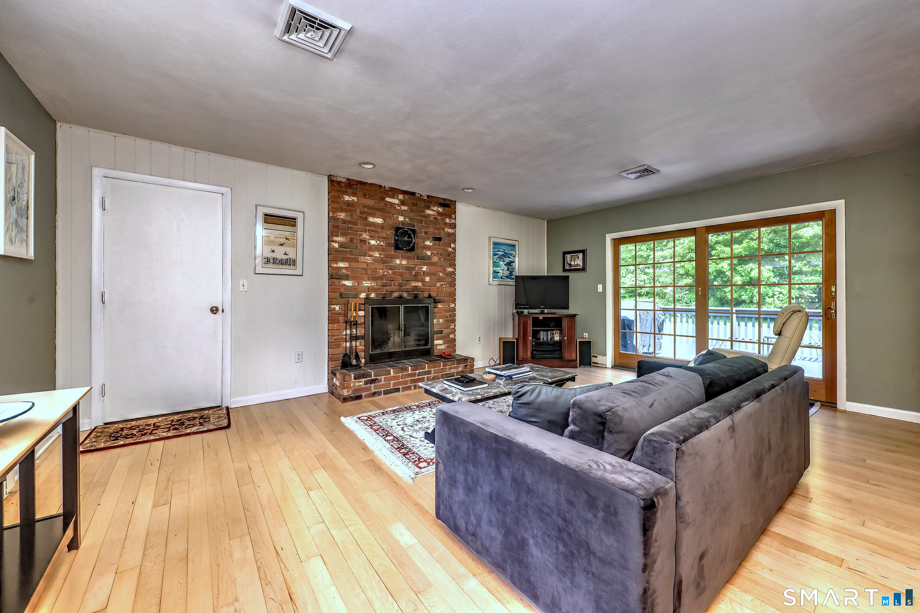 126 Ardmore Road Milford, CT 06461 - Photo 15 of 34