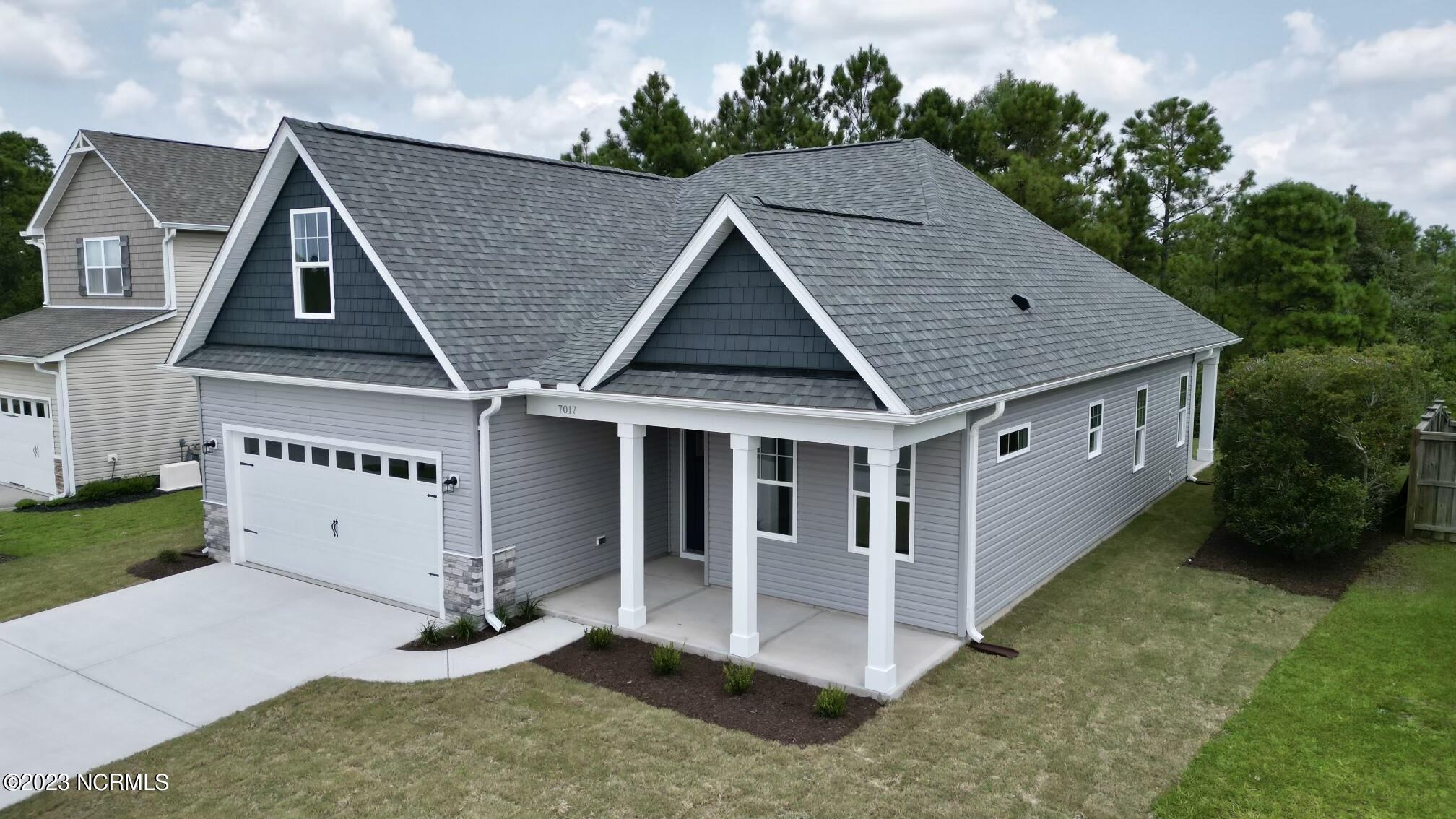 7017 Trailhead Road Leland, NC 28451 - Photo 3 of 33 AB80EA6B-A548-4D1F-A618-04219CB82494