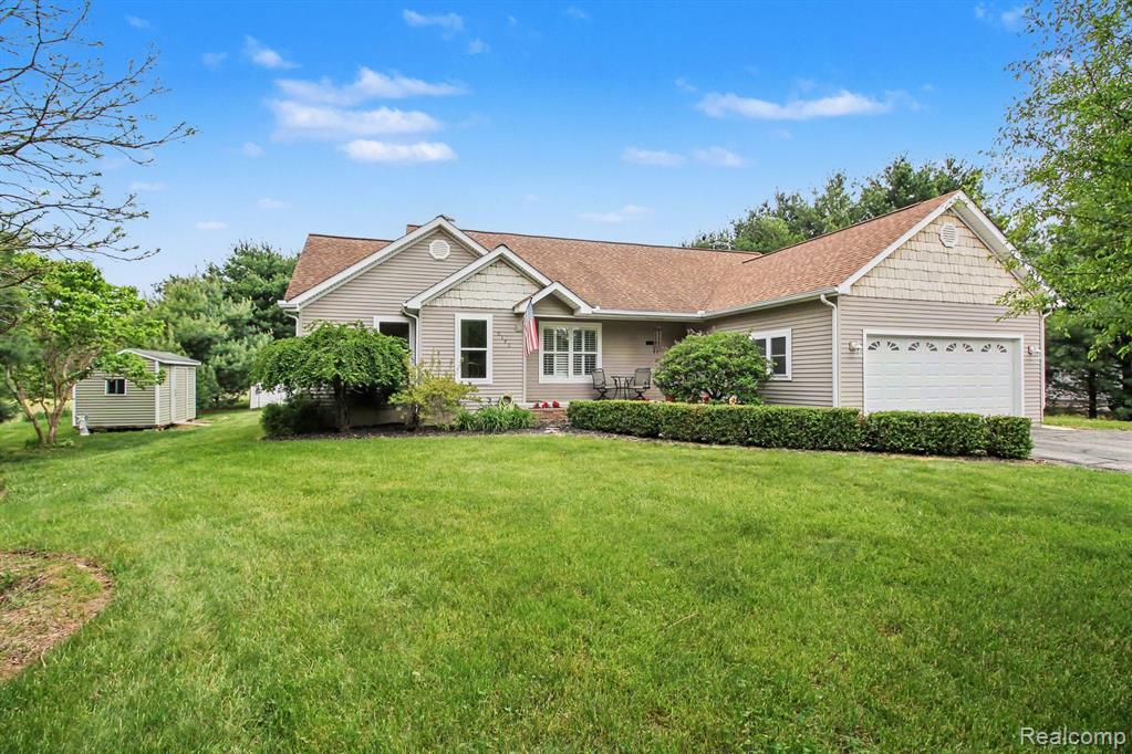 5183 North Owosso Road Fowlerville, MI 48836 - Photo 1 of 27