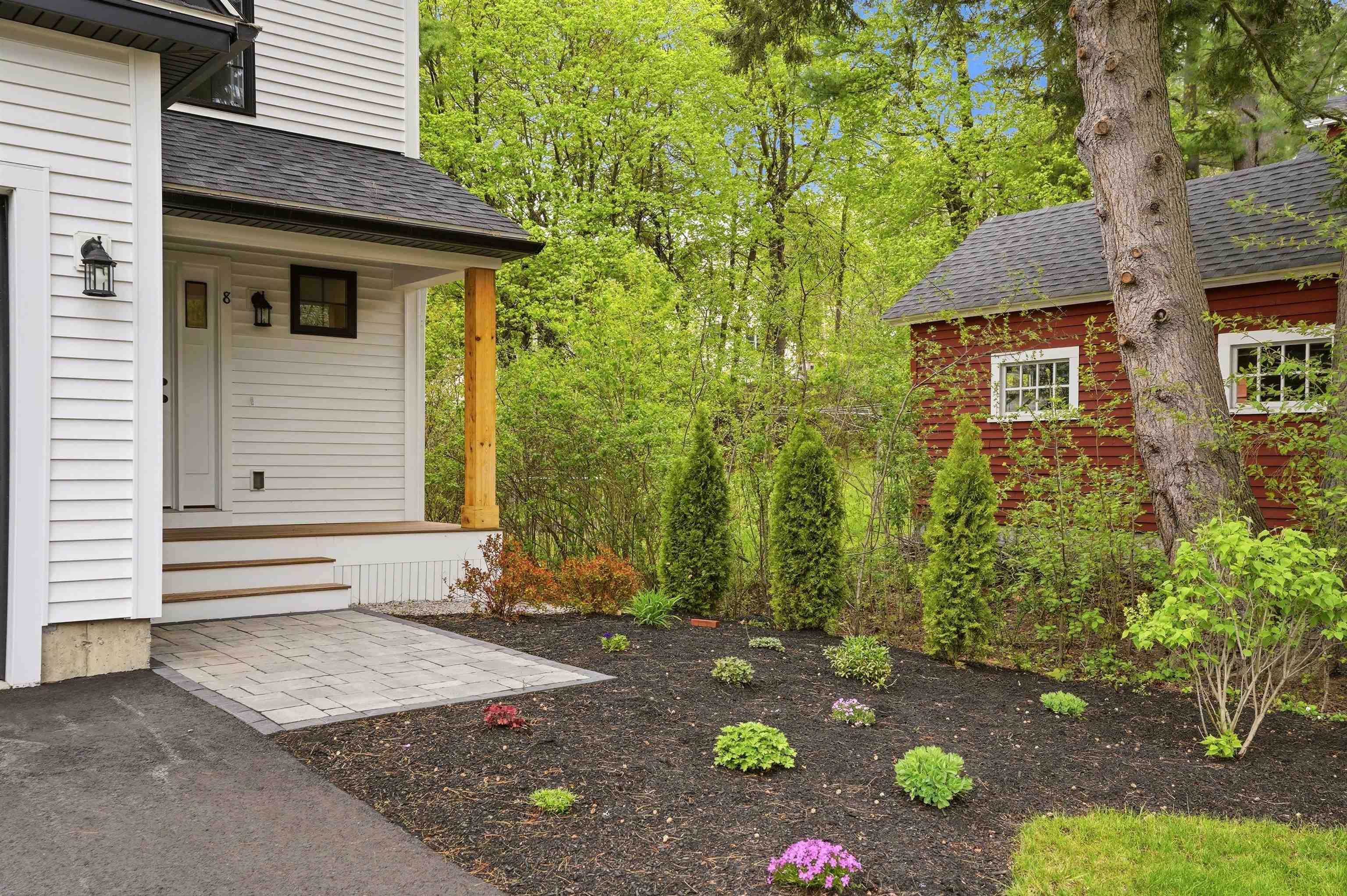 8 Gale Street Concord, NH 03301 - Photo 3 of 36