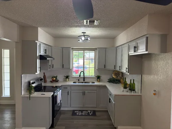 $449,900 | 2071 East Cromwell Avenue, Fresno, CA 93720