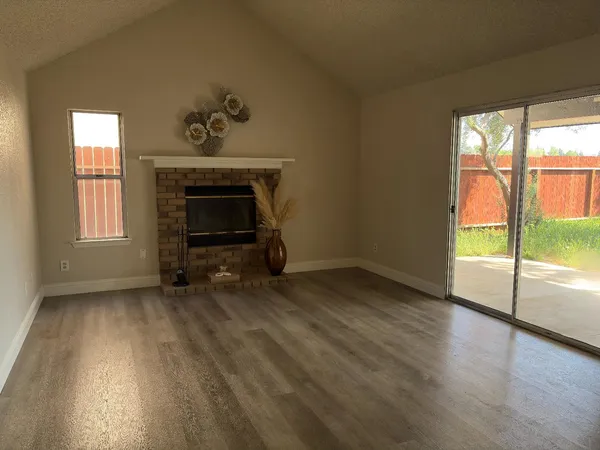 $449,900 | 2071 East Cromwell Avenue, Fresno, CA 93720