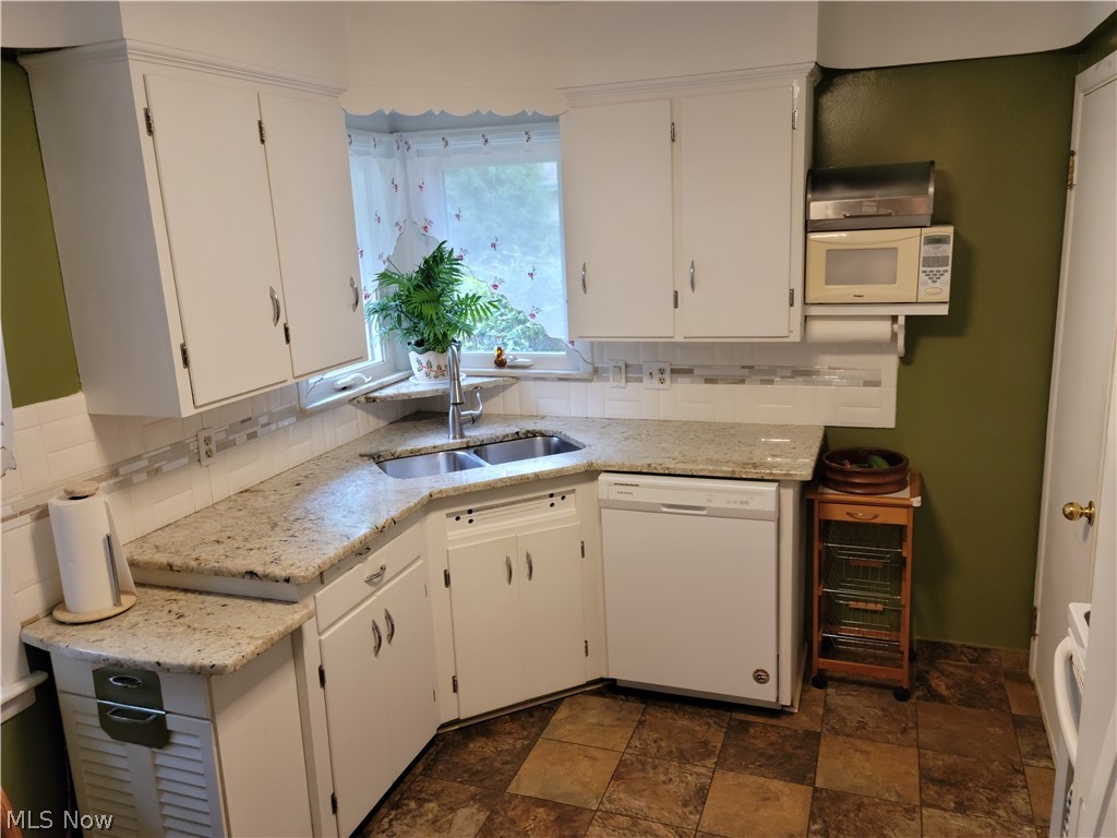 5451 Hauserman Road Cleveland, OH 44130 - Photo 7 of 29
