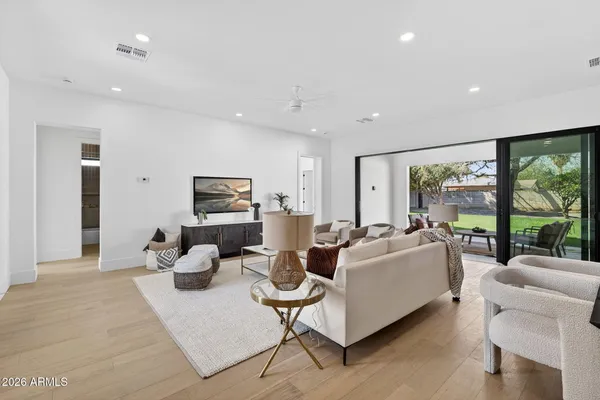 $1,095,999 | 6818 North 13th Street, Phoenix, AZ 85014