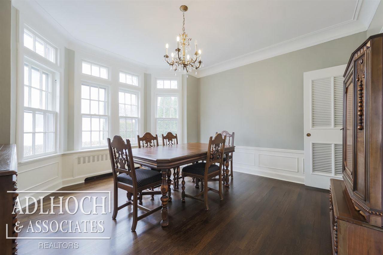 1014 Yorkshire Road Grosse Pointe Park, MI 48230 - Photo 10 of 52