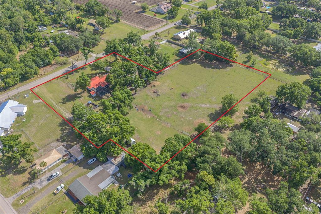 4711 West Sam Allen Road Plant City, FL 33565 - Photo 13 of 17 Gallery Image 13