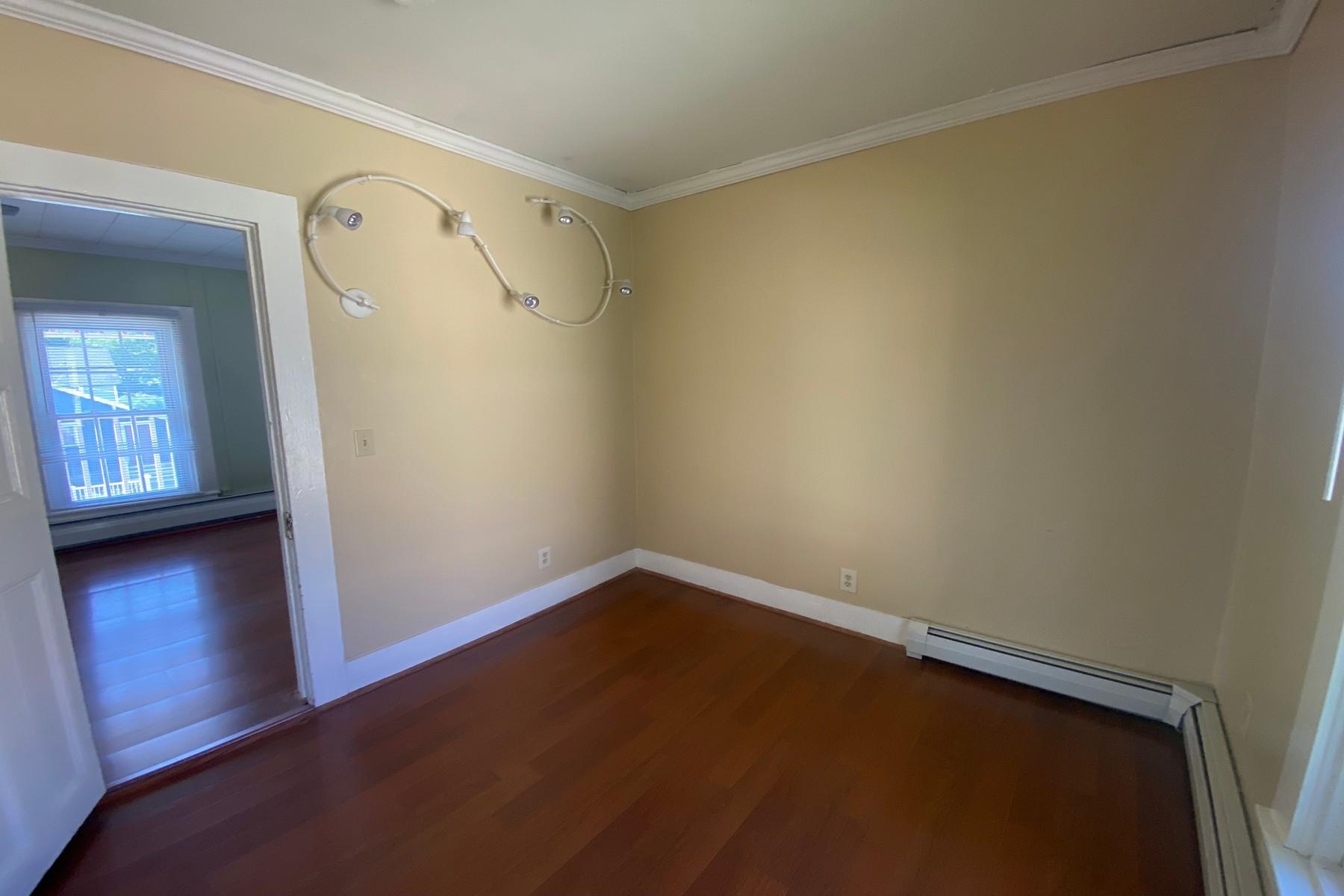 33 Crescent Street Rutland, VT 05701 - Photo 6 of 22 Gallery Image 6