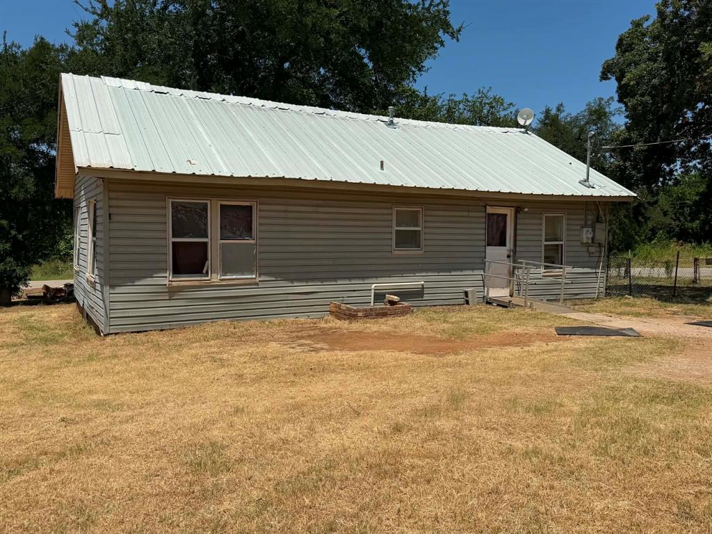 706 Ribble Road Graham, TX 76450 - Photo 4 of 12