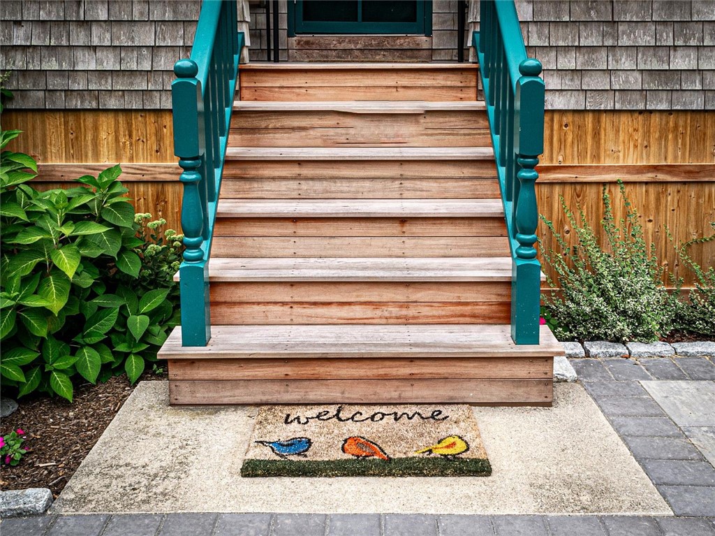 21 Annandale Terrace Newport, RI 02840 - Photo 3 of 17