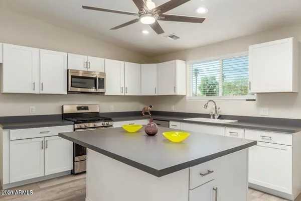 $2,000 | 814 South 1st Avenue, Phoenix, AZ 85003