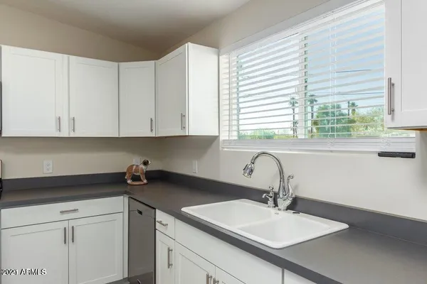 $2,000 | 814 South 1st Avenue, Phoenix, AZ 85003