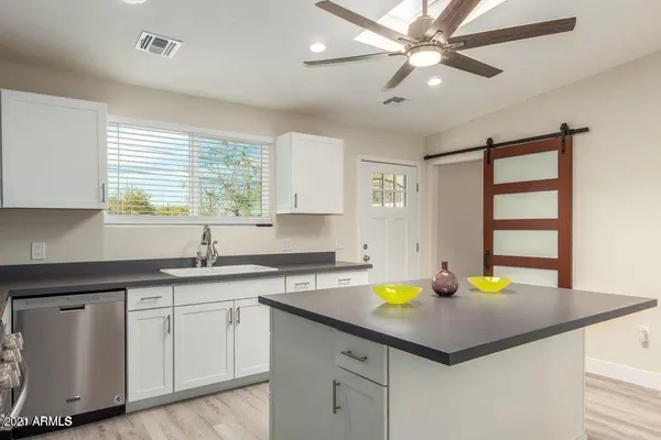 $2,000 | 814 South 1st Avenue, Phoenix, AZ 85003