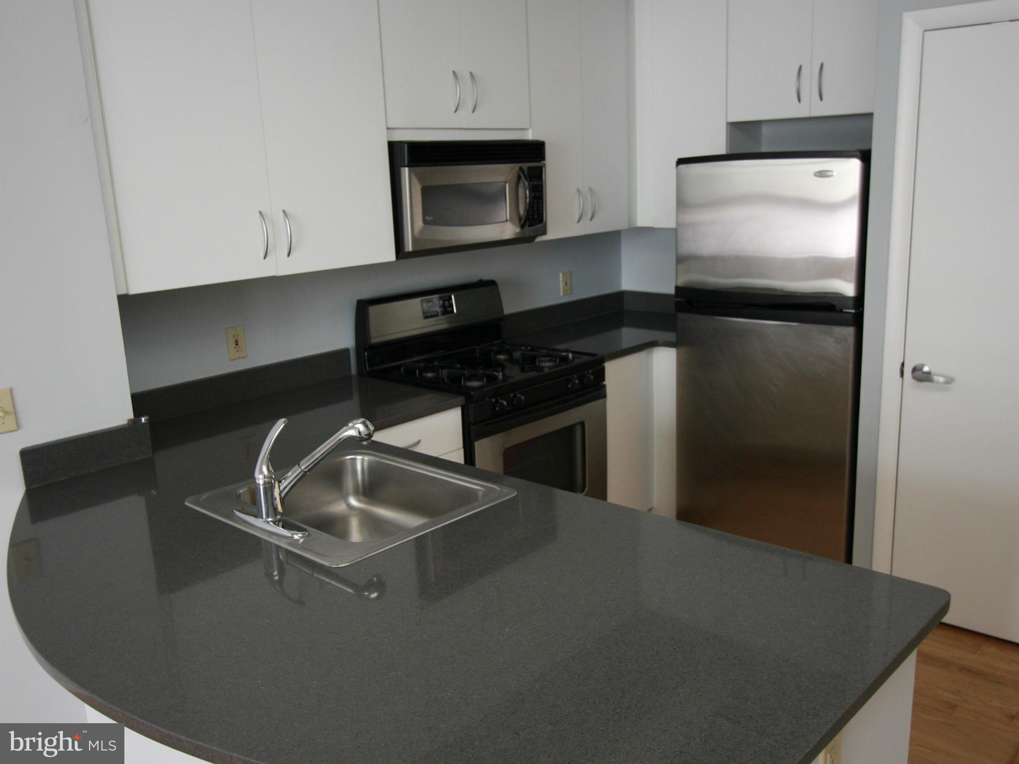 1300 N Street Northwest, Unit 802 Washington, DC 20005 - Photo 9 of 27 Kitchen