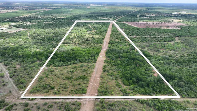 $616,869 | 1 County Road 266, Gillett, TX 78116