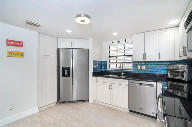 $825,000 | 50 Meredith Drive, Unit 9, Englewood, FL 34223