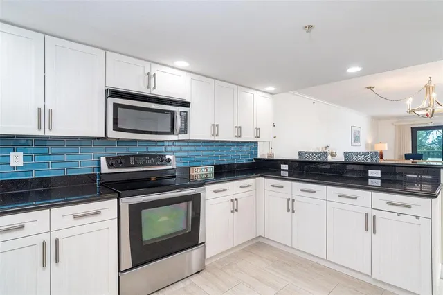 $825,000 | 50 Meredith Drive, Unit 9, Englewood, FL 34223