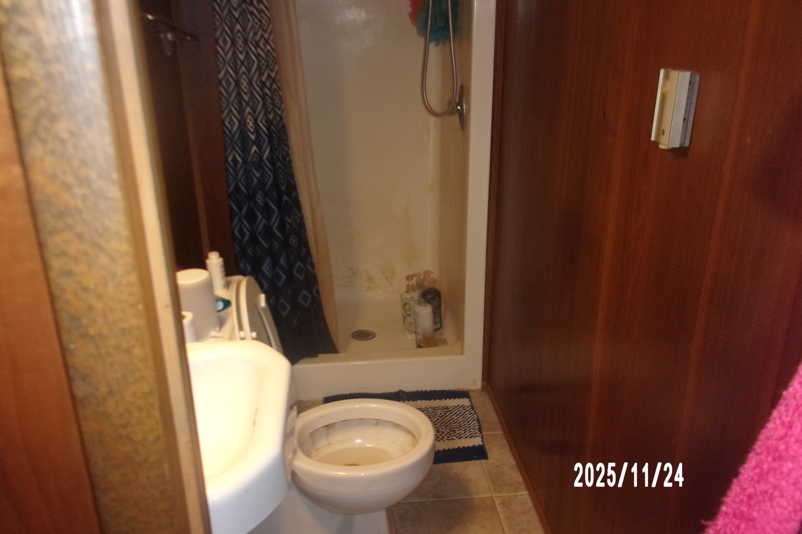 431 South 5th Street Watseka, IL 60970 - Photo 7 of 11 a bathroom with a sink and toilet