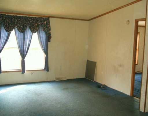 1180 Blacks Hollow Road Apollo, PA 15613 - Photo 6 of 8 Living Room.