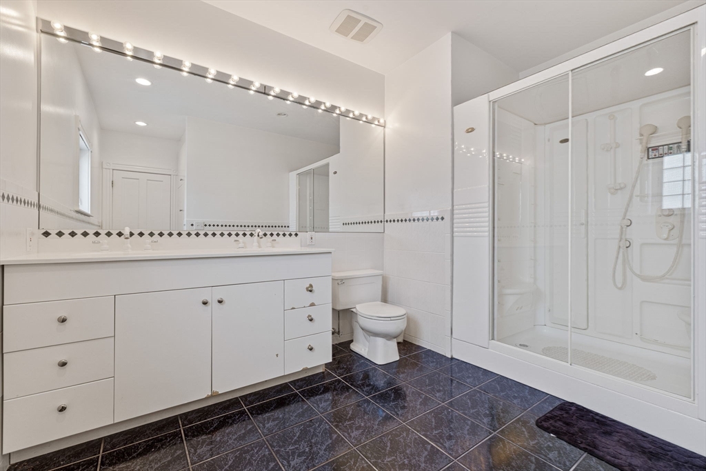 372 Ocean Avenue Marblehead, MA 01945 - Photo 18 of 29
