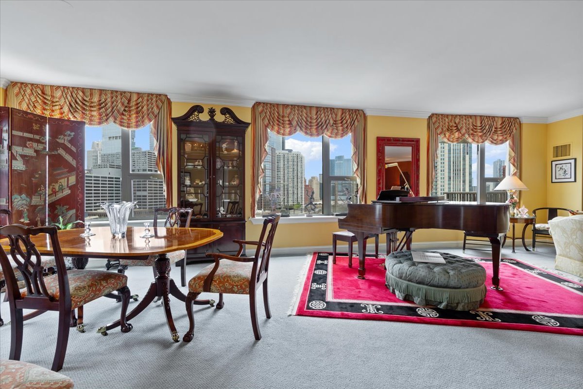 501 North Clinton Street, Unit 1303 Chicago, IL 60654 - Photo 7 of 46
