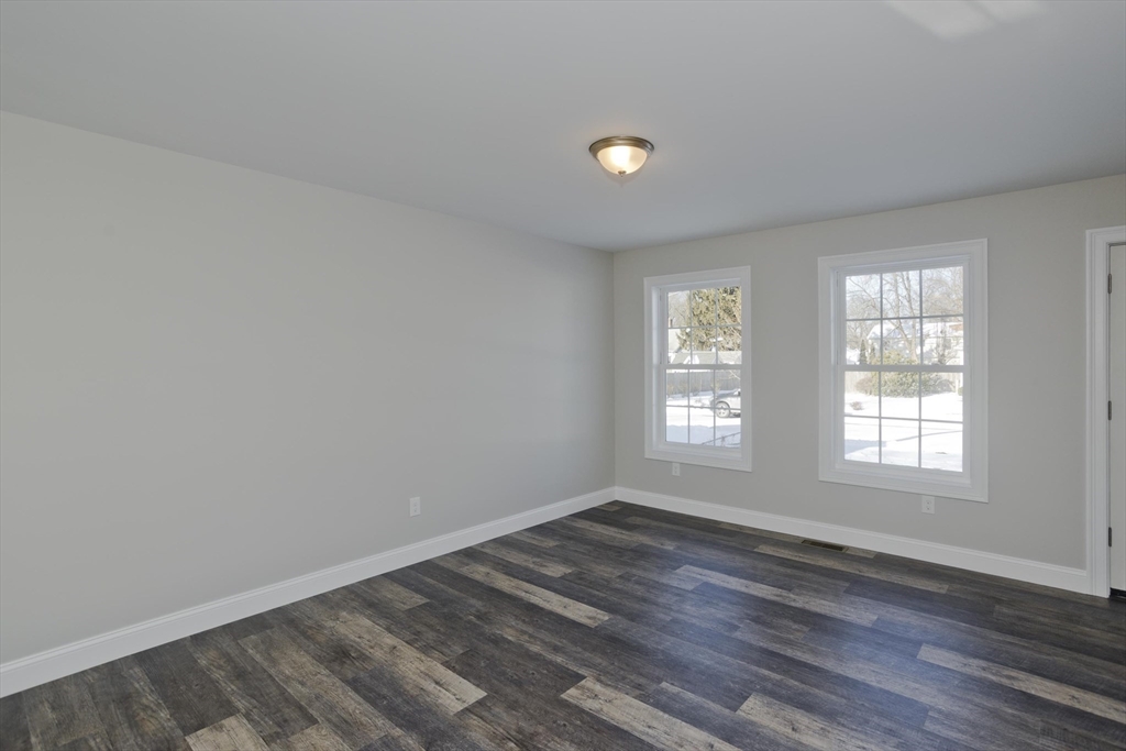 37 Ontario Street Springfield, MA 01104 - Photo 16 of 40