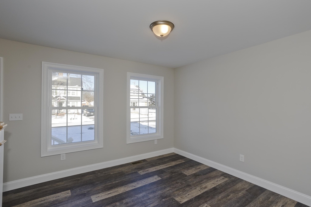 37 Ontario Street Springfield, MA 01104 - Photo 17 of 40