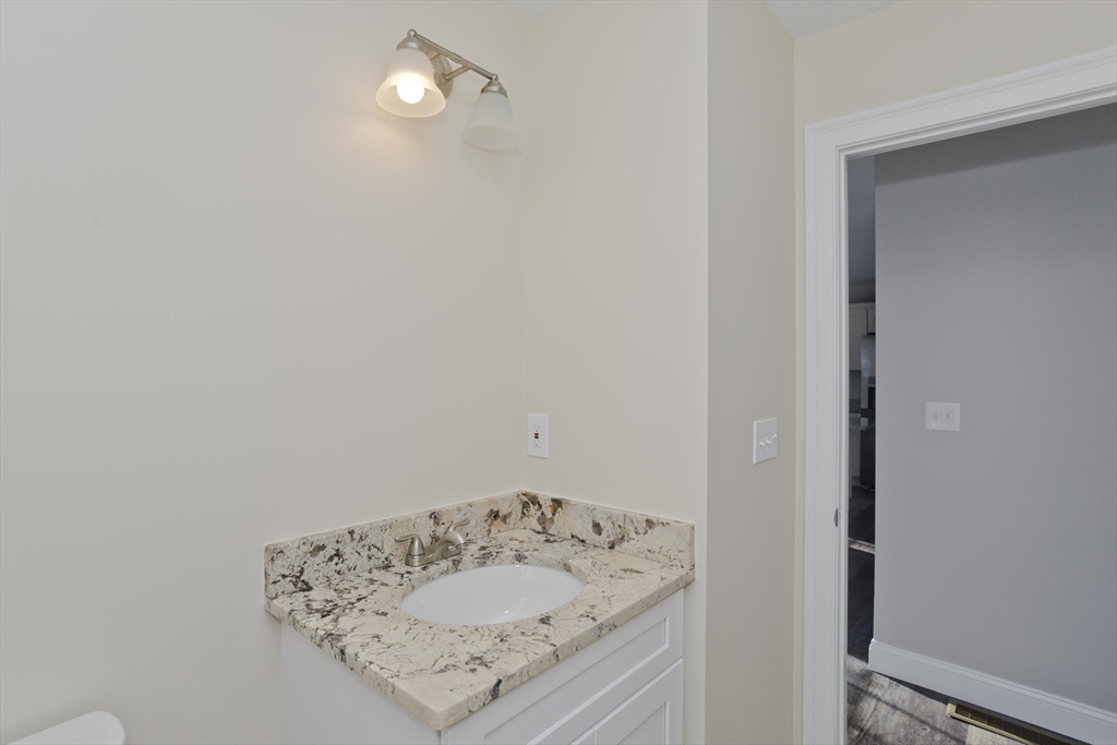 37 Ontario Street Springfield, MA 01104 - Photo 21 of 40