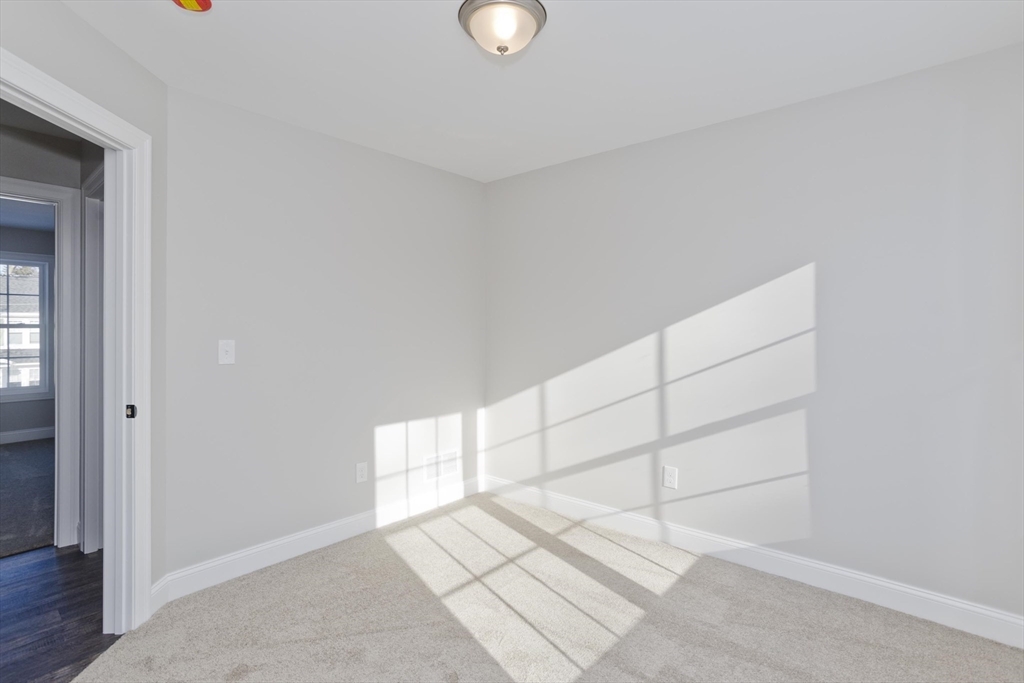 37 Ontario Street Springfield, MA 01104 - Photo 25 of 40
