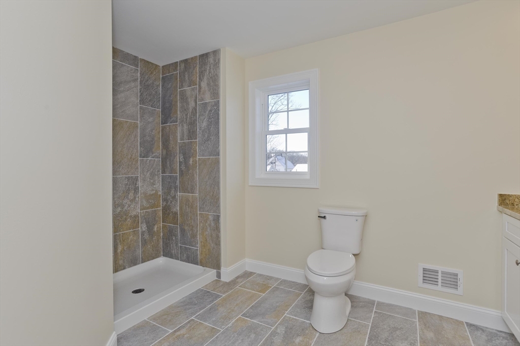 37 Ontario Street Springfield, MA 01104 - Photo 31 of 40