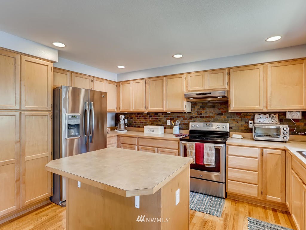 13220 Southeast 188th Place Renton, WA 98058 - Photo 8 of 27 Gallery Image 8