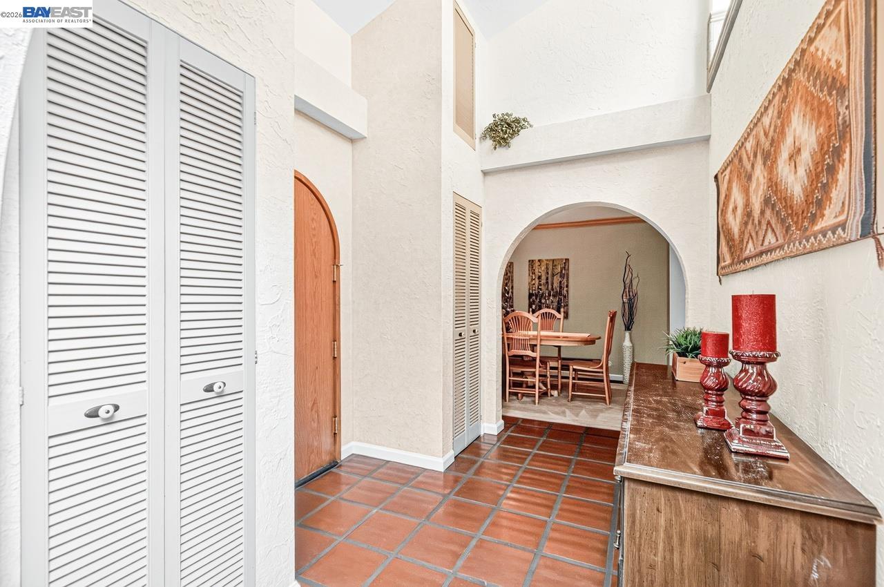 35575 Palomares Road Castro Valley, CA 94552 - Photo 6 of 85 Gallery Image 6