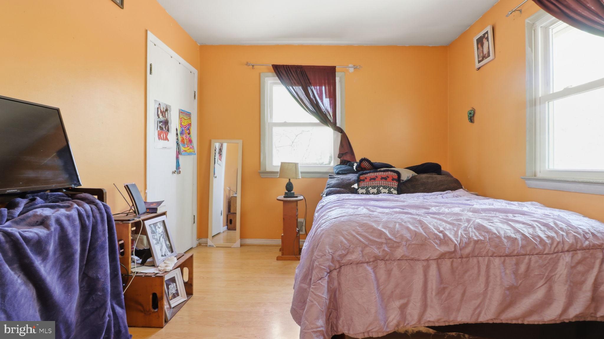 13408 Kris Ran Court Fort Washington, MD 20744 - Photo 15 of 49 Cozy retreat with vibrant orange walls.