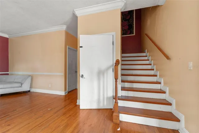 a view of walk in closet