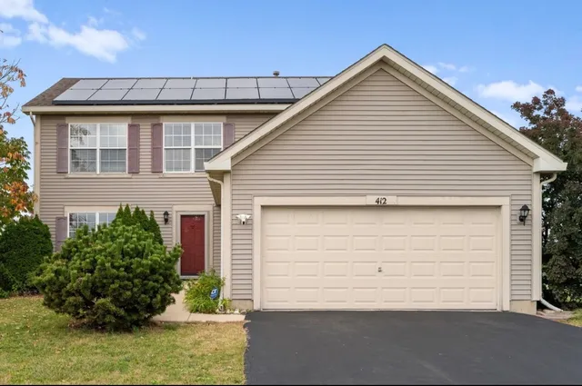 $3,200 | 412 Clifton Lane, Bolingbrook, IL 60440