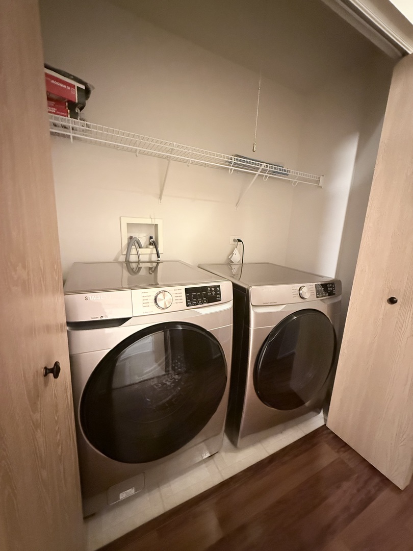 412 Clifton Lane Bolingbrook, IL 60440 - Photo 5 of 12 a utility room with dryer and washer