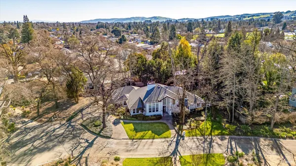 $2,650,000 | 934 Fairway Drive, Sonoma, CA 95476