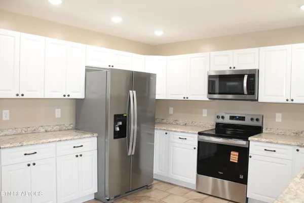 $369,000 | 807 Dulog Trail, Jamestown, TN 38556