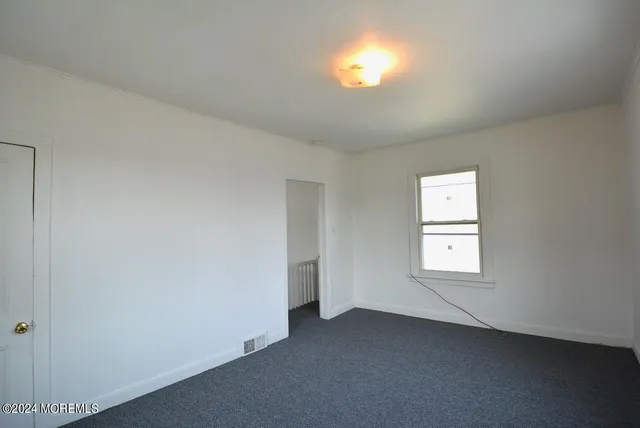 a view of empty room with window